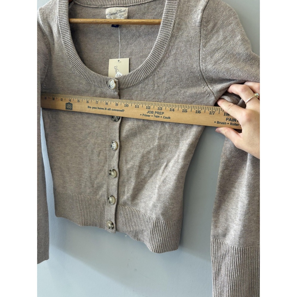 Universal Thread Cardigan Sweater Womens XS Beige Scoop Neck Button Front - Picture 6 of 8